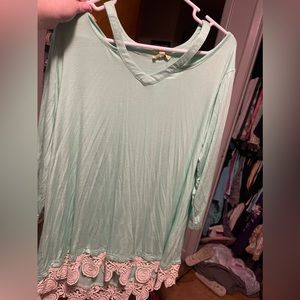 Very cute cold shoulder spring summer top!